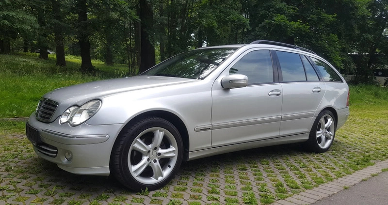 Mercedes-Benz Klasa C cena 12800 przebieg: 311000, rok produkcji 2005 z Kłodzko małe 562